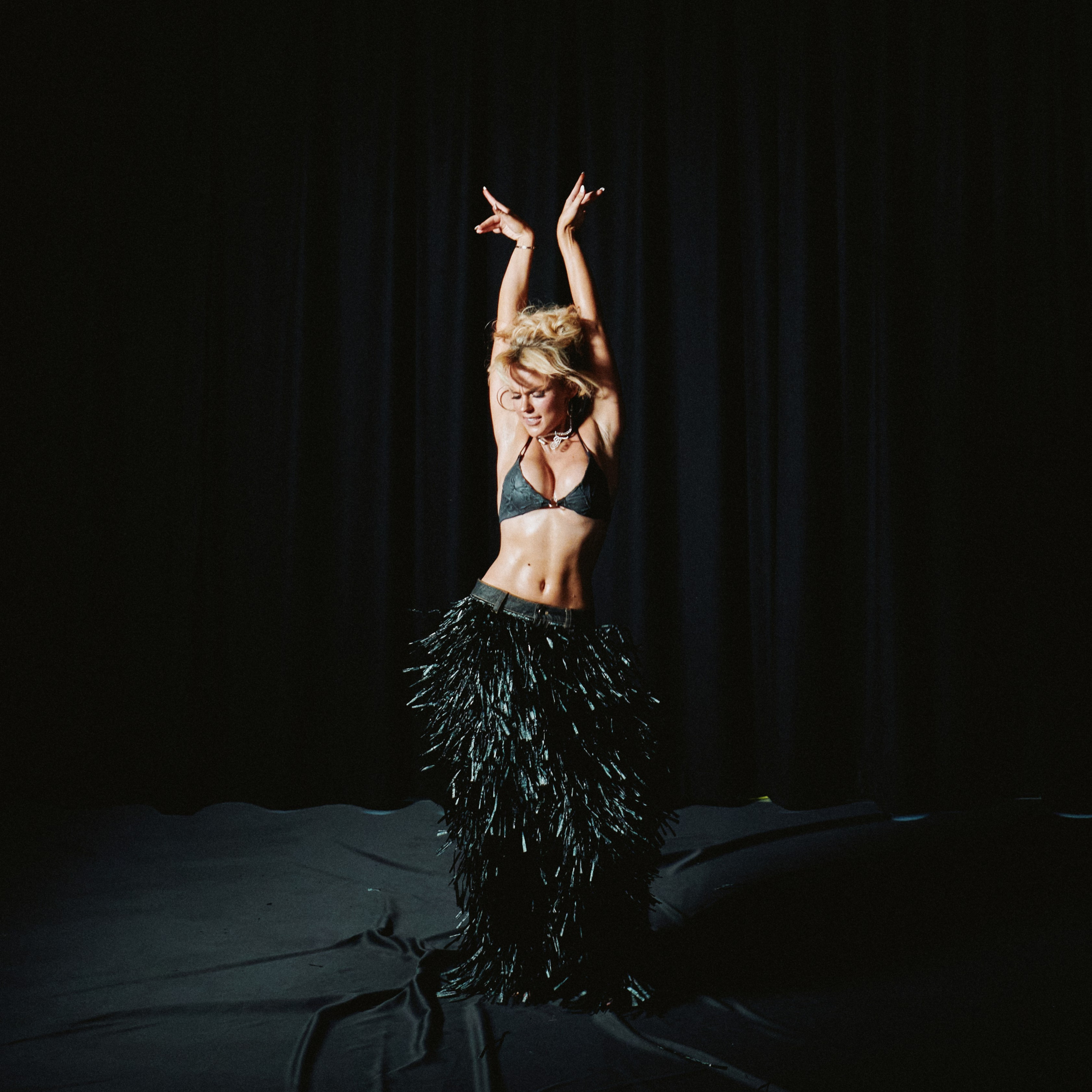 Tallia Storm — Take It Off (Single Cover & BTS), photograph 1